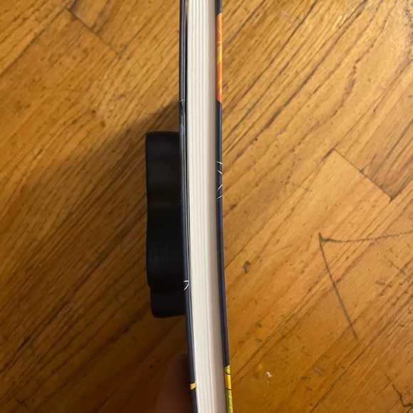 Space notebook and pencil sharpener combo - Picture 6 of 6